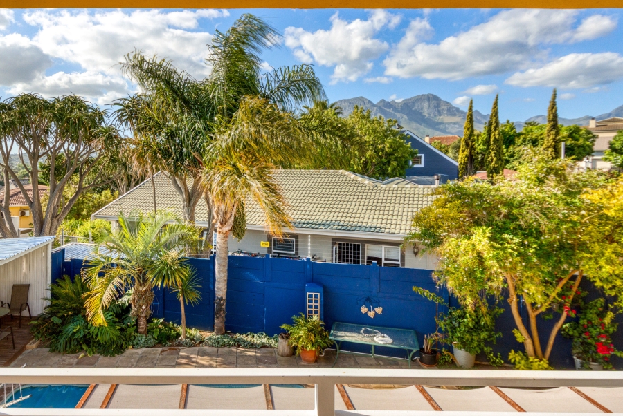 6 Bedroom Property for Sale in Olive Grove Western Cape